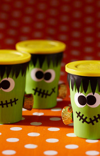 20 DIY Halloween Bags, Baskets, And Bowls