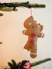 Handmade Christmas ornament – half eaten gingerbread man plus pattern