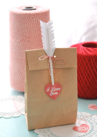 Treat Bag Toppers | DIY Valentines Day Ideas