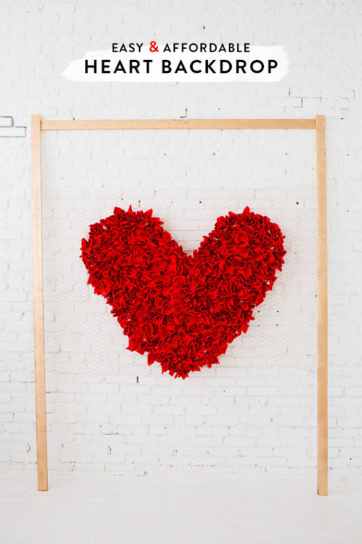 Heart Backdrop DIY 

You’ll need:

• chicken wire (4ft by 6ft)
• 3 pieces of 1” x 2” wood, 6ft tall
• spray paint
• hammer
• nails
• napkins
• staple gun