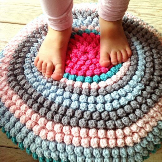 Crochet Bobble Rug DIY
