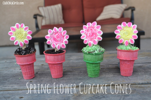 Make your own Spring Flower Cupcake Cookie Cones | From Club Chica Circle – where crafty is contagious